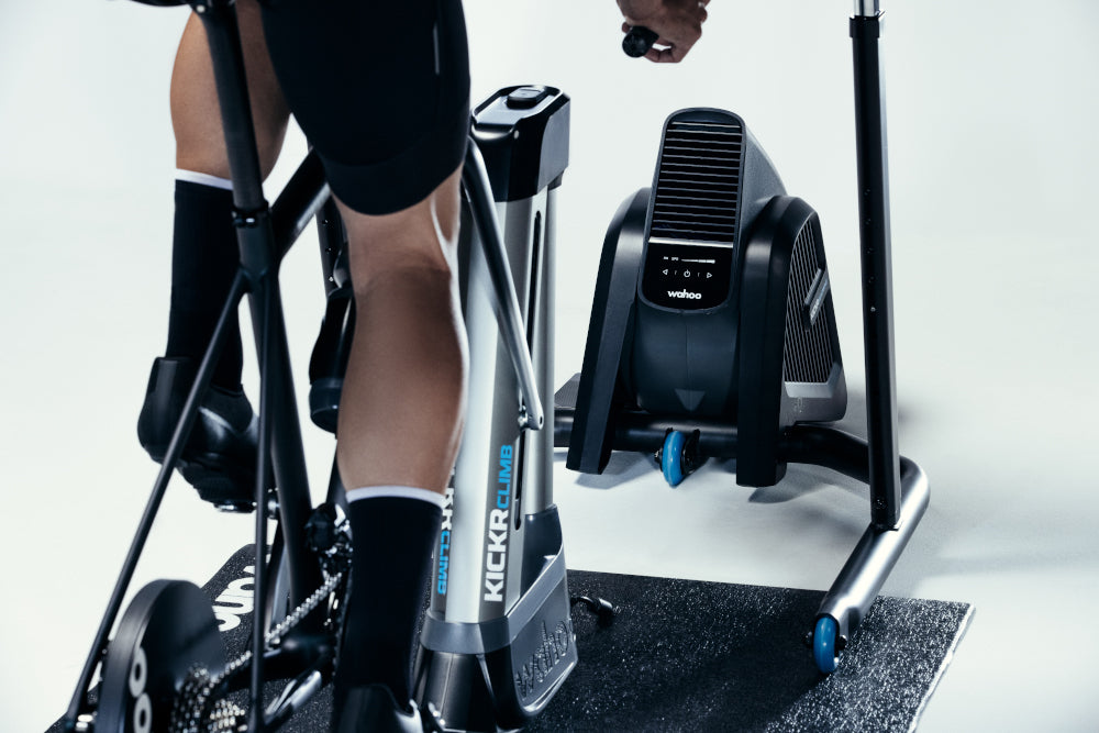 最新型 wahoo KICKR SMART TRAINER v6 Wi-Fi - アクセサリー